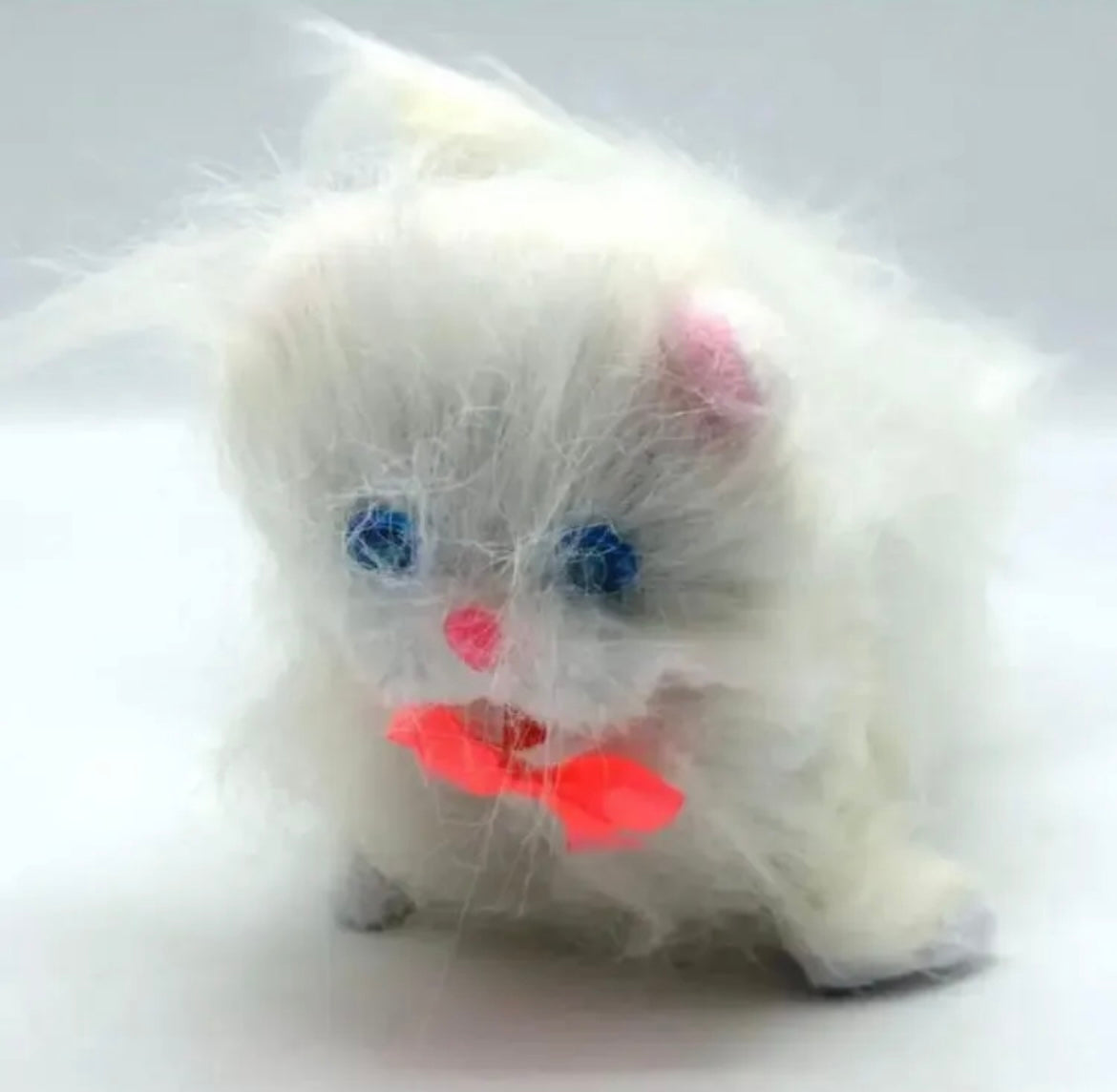 Hello Cat Toy – Lights, Walks & Sits